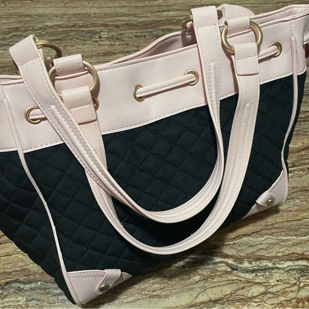 Juicy Couture - Picture 7 of 9